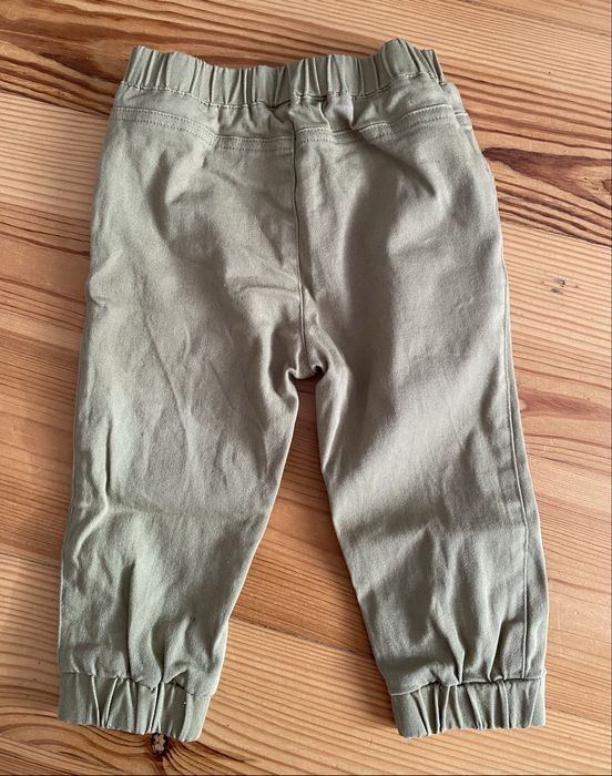 Jeansy niemowlęce zielone r. 80 Sinsay