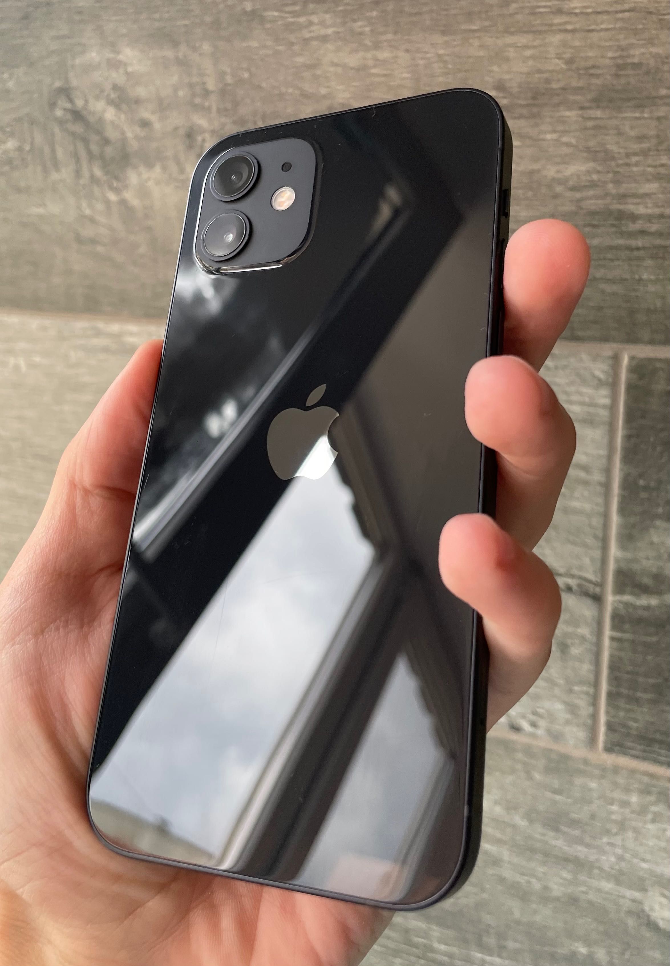 iPhone 12 Black Neverlock (99%)
