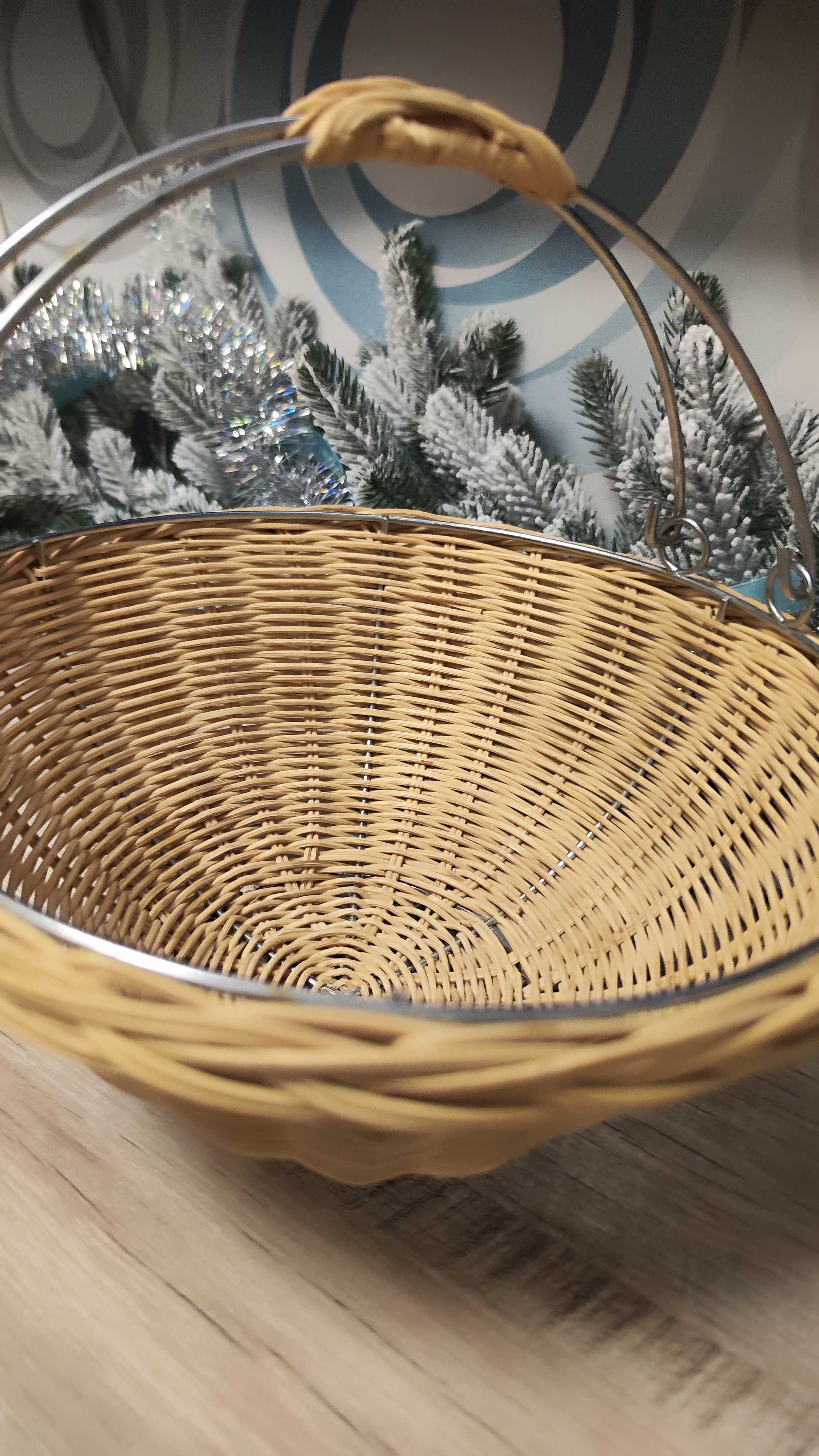 Корзина для фруктів плетена