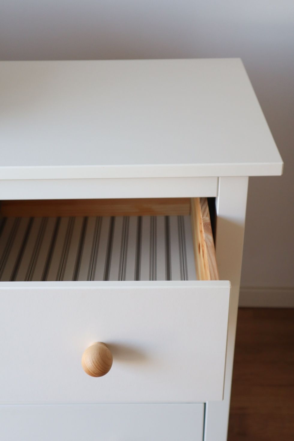 Cómoda HEMNES Ikea