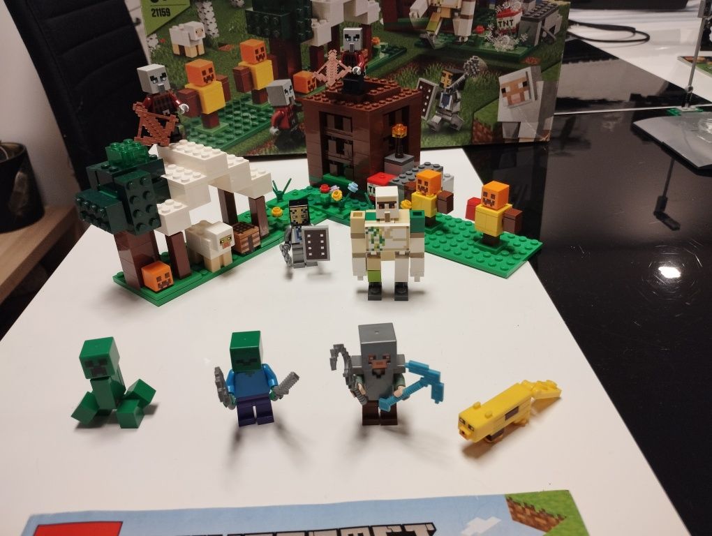 LEGO Minecraft 21159 Kryjówka rozbójników + instrukcja+pudełko+gratisy