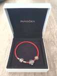 Pulseira e contas Pandora