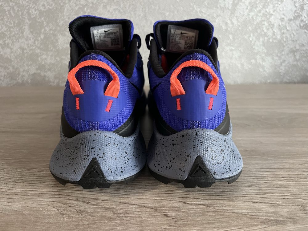 Красовки NIKE (оригінал)розмір 40.5,устілка 26 см