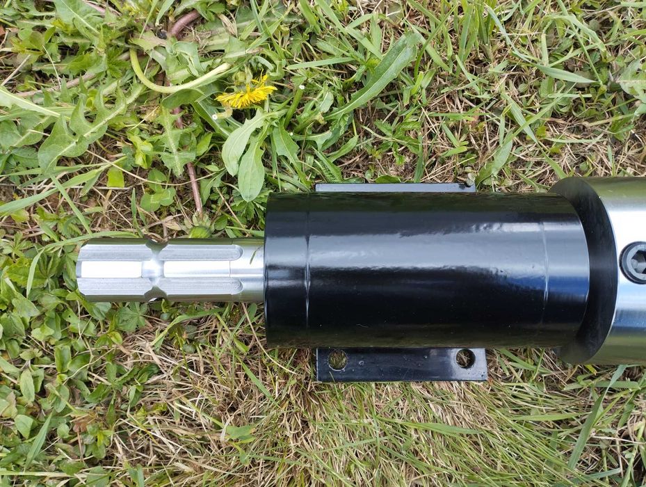 Łuparka świdrowa WOM do ciągnika / świder do drewna 100mm / stożek