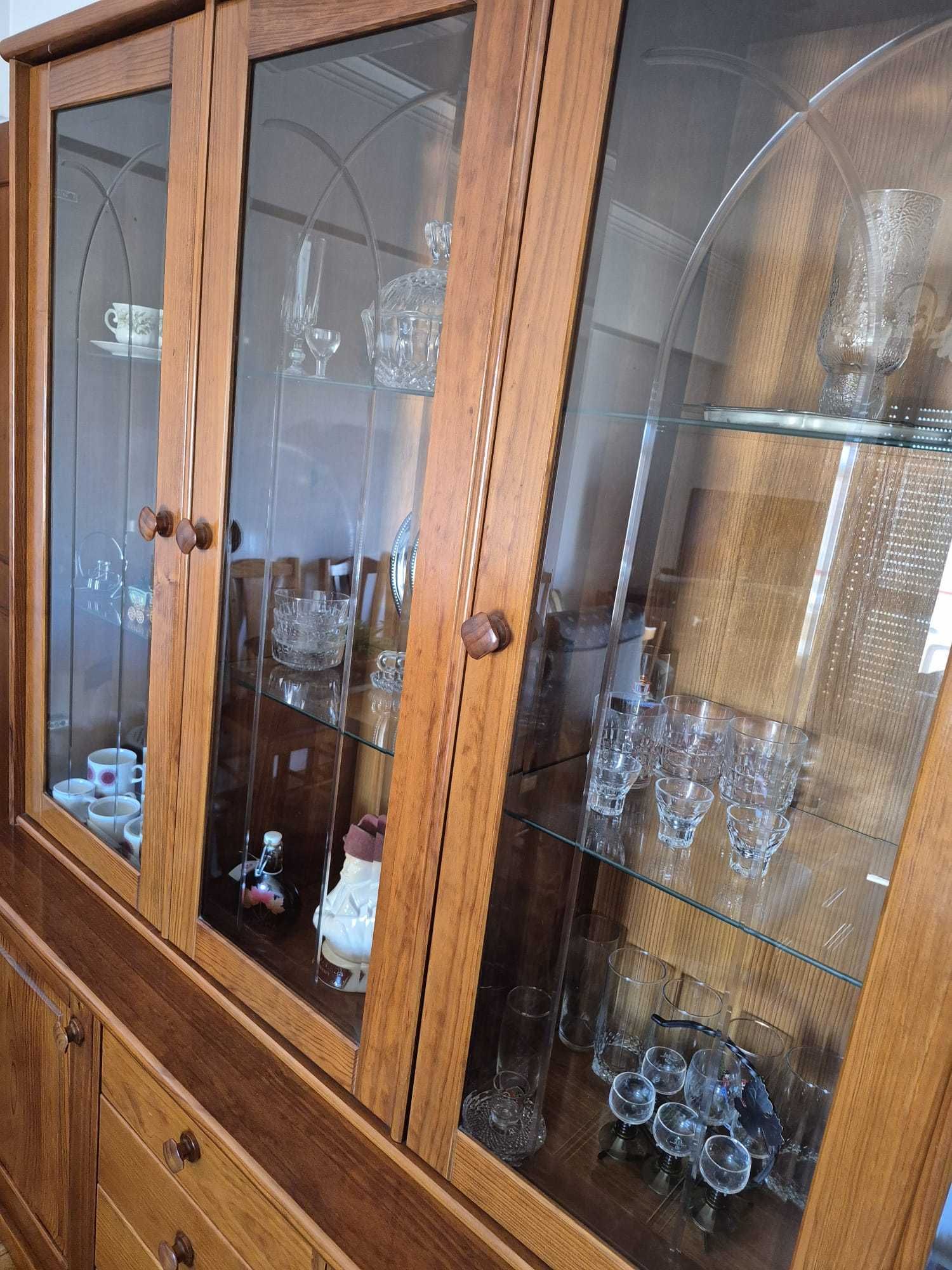 Móvel de Sala em Madeira Maciça