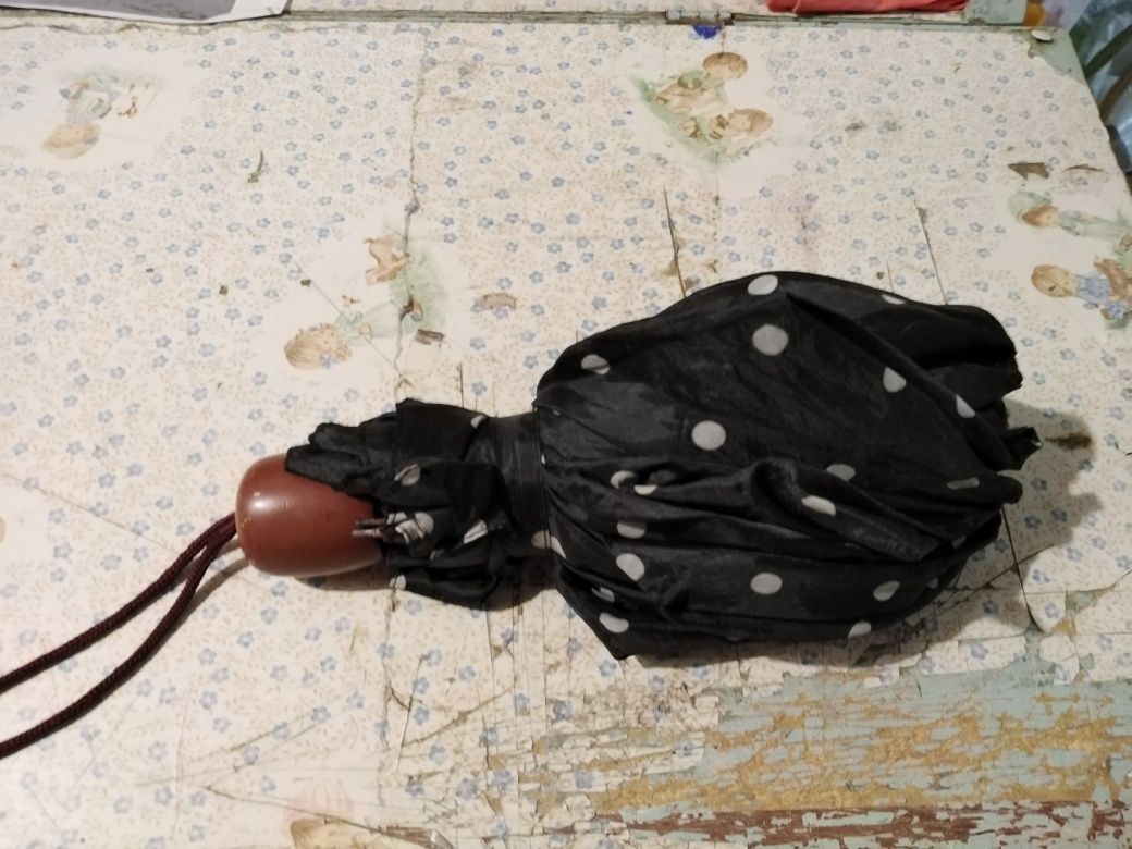 Vendo chapéu de chuva bom estado