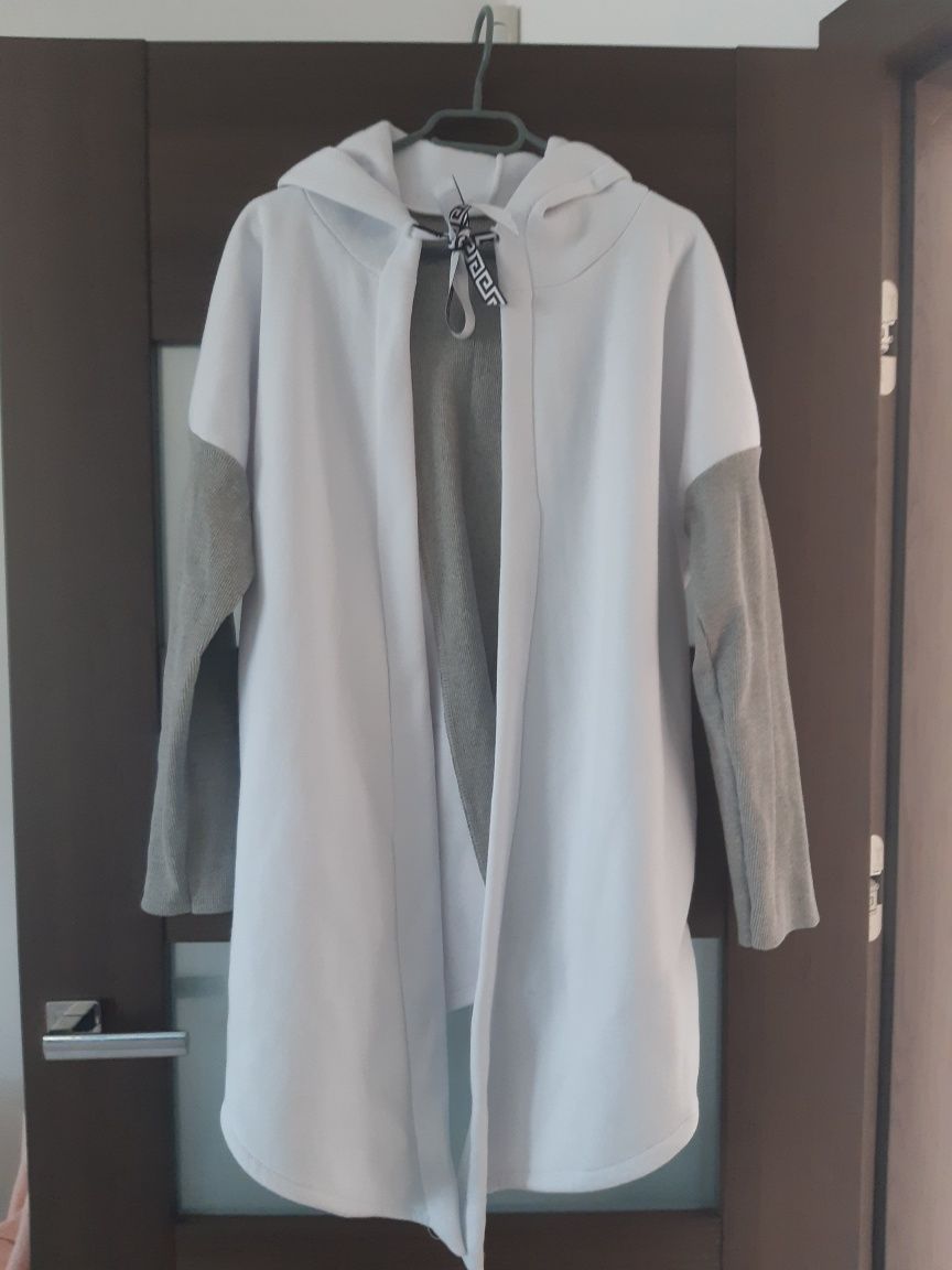 Bluza/narzutka biała