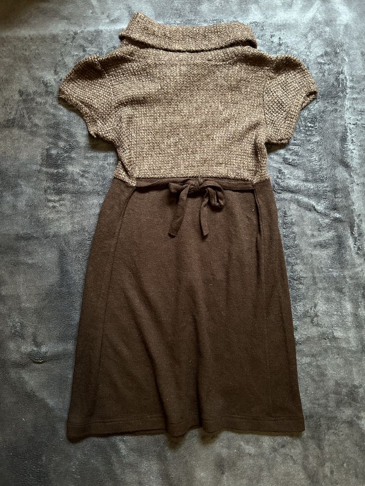 Vestido de malha de inverno. Novo.