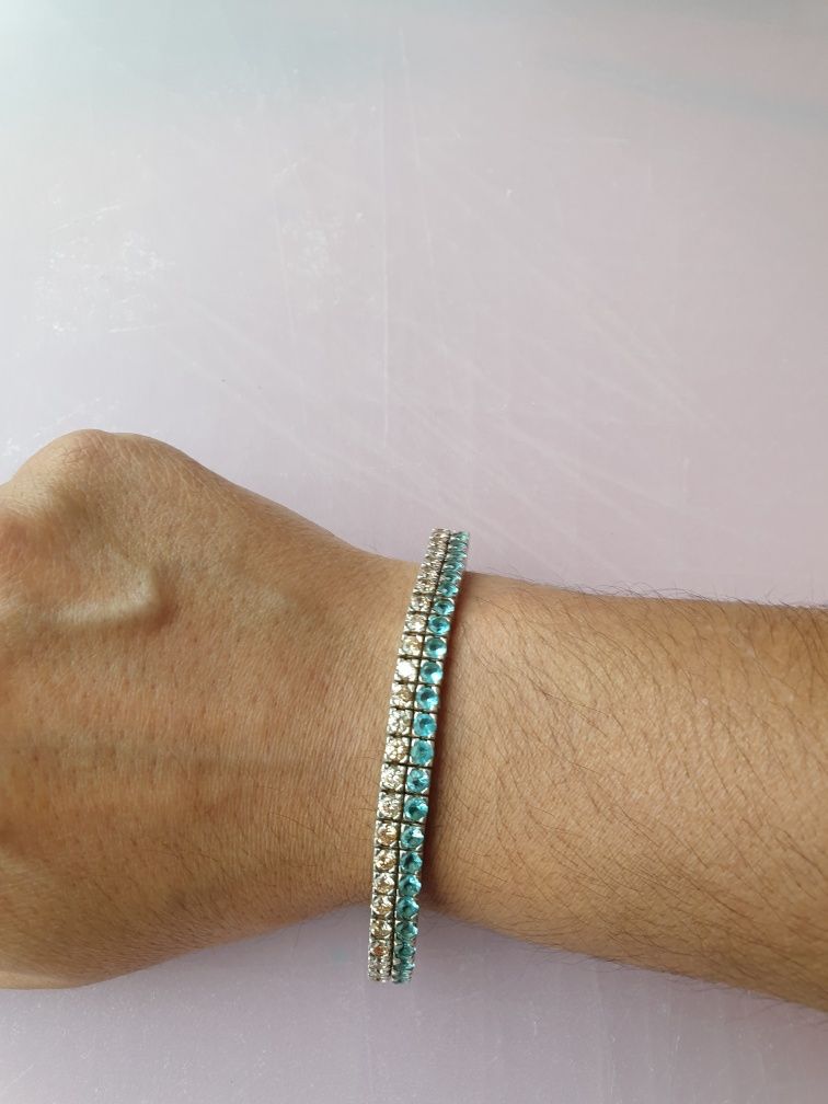 Pulseira de prata com zircónias bege e azul claro