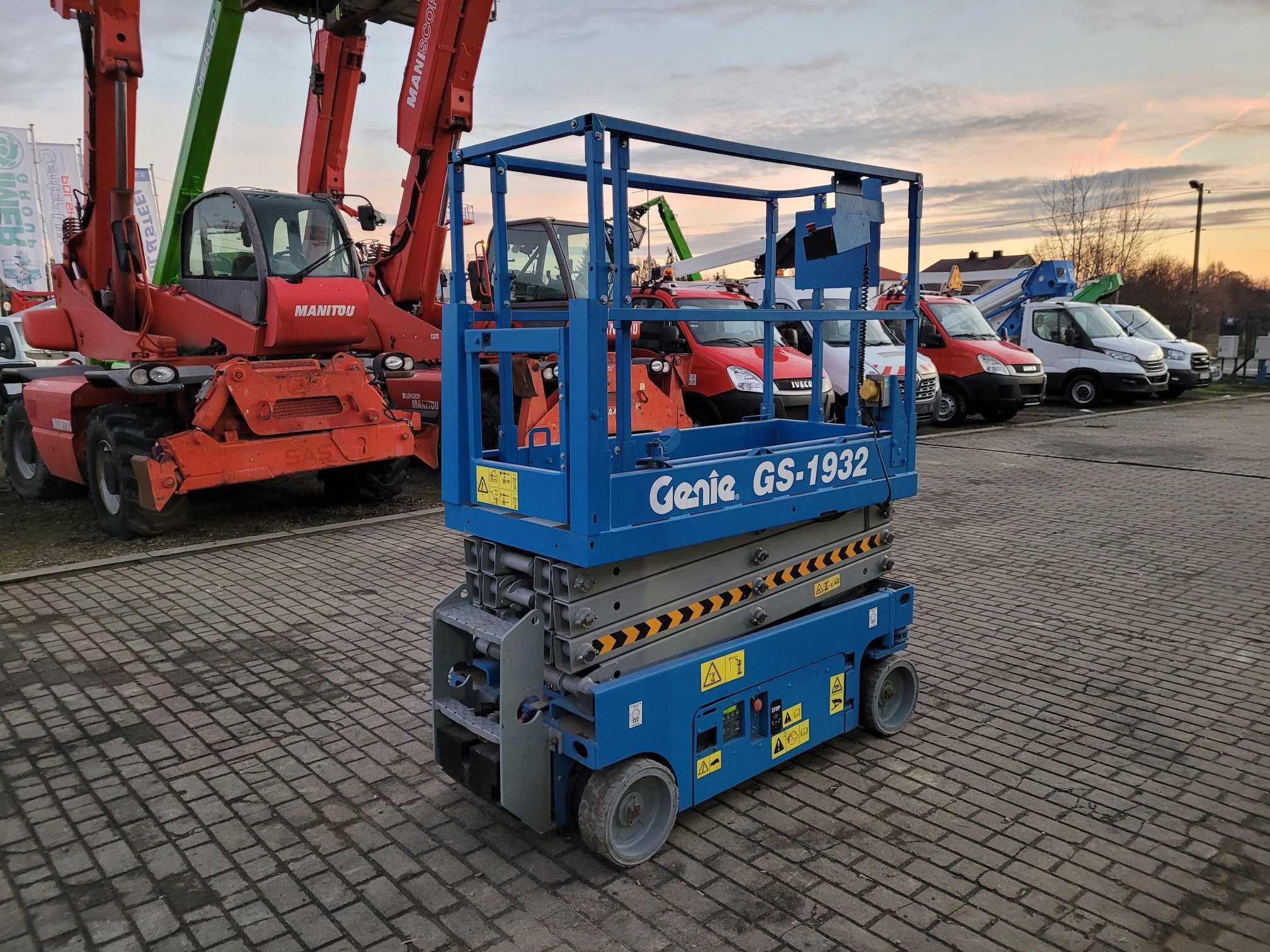 Genie GS-1932 - 2014r samojezdny nożycowy zwyżka 8 m mini kompakt jlg