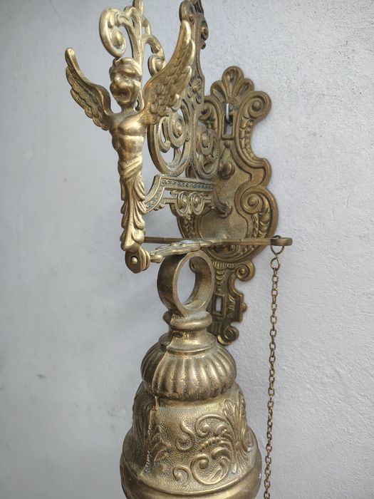 Mosiężny dzwon ścienny