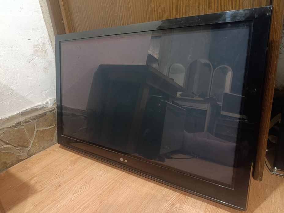 Плазмовий телевізор LG 42PQ2000, 42 дюйми
