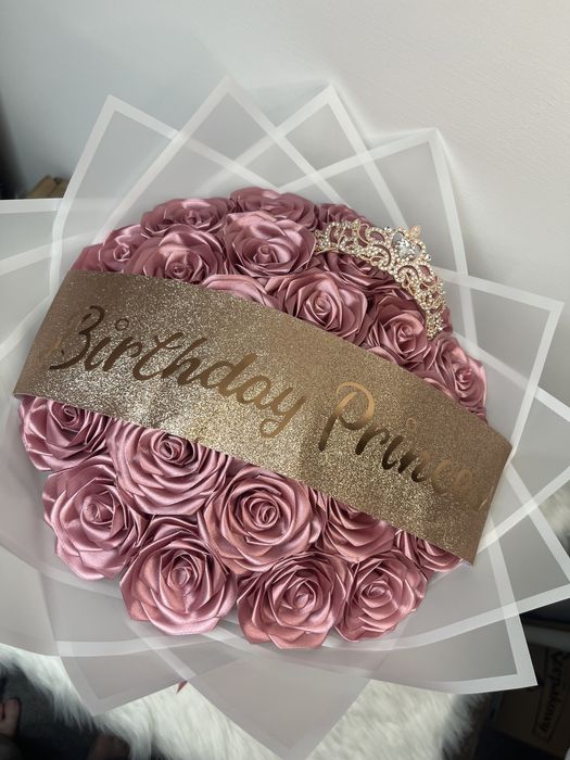 Bukiety wiecznych róż, bukiety róż ze wstażek - na zamowienie