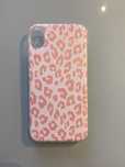 Capa de telefone com estampa de leopardo