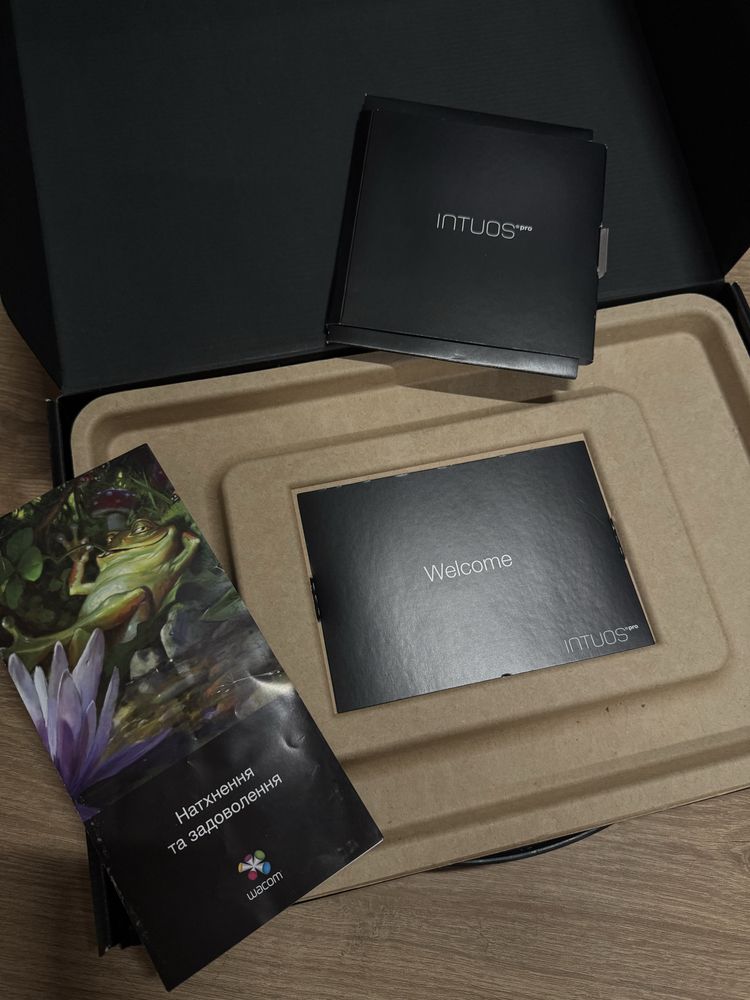 Графічний планшет Wacom Intous Pro Small