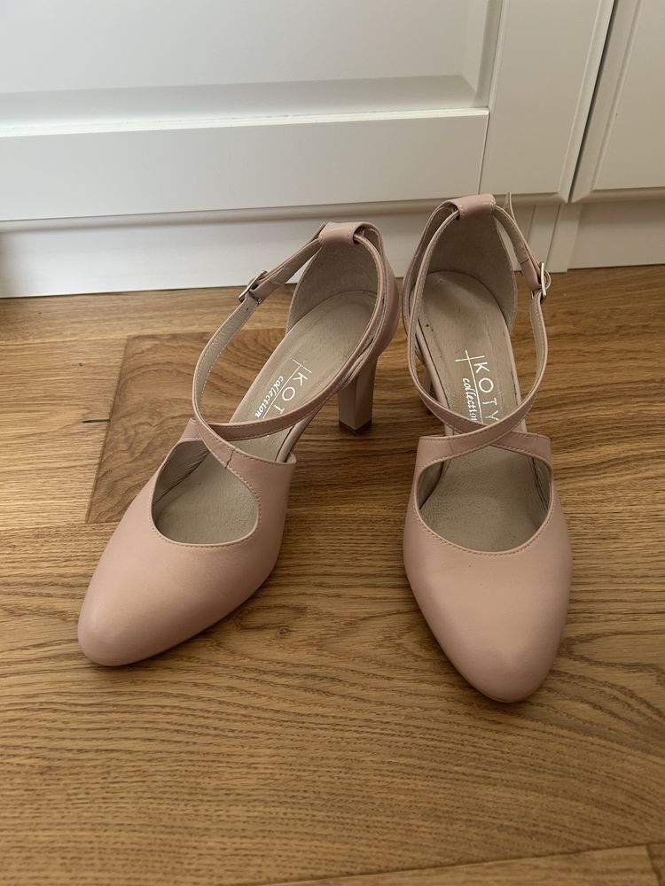Buty na obcasie czółenka pudrowy róż kotyl