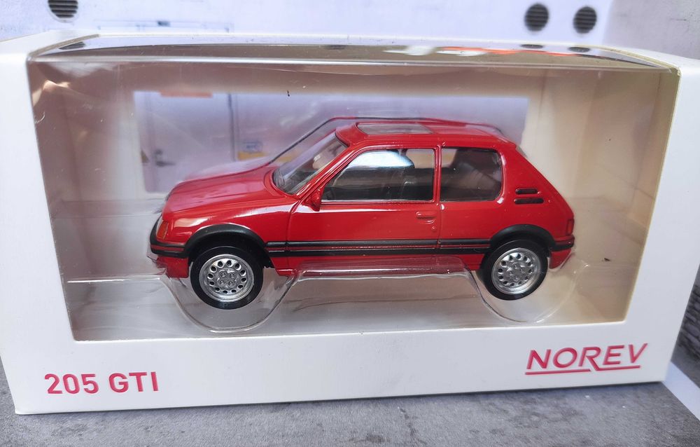 Carro Miniatura Peugeot 205 GTI - 1:43 - Oferta ENVIO
