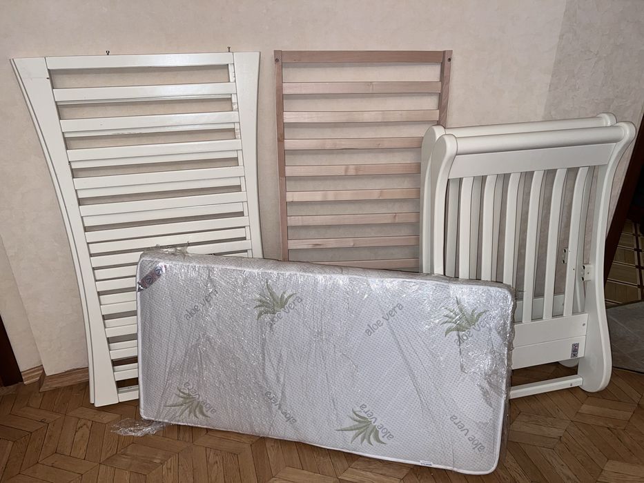 Дитяче ліжко з маятником, з ящиком + матрац гіпоалергенний