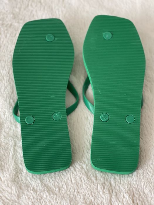 Жіночі шльопанці