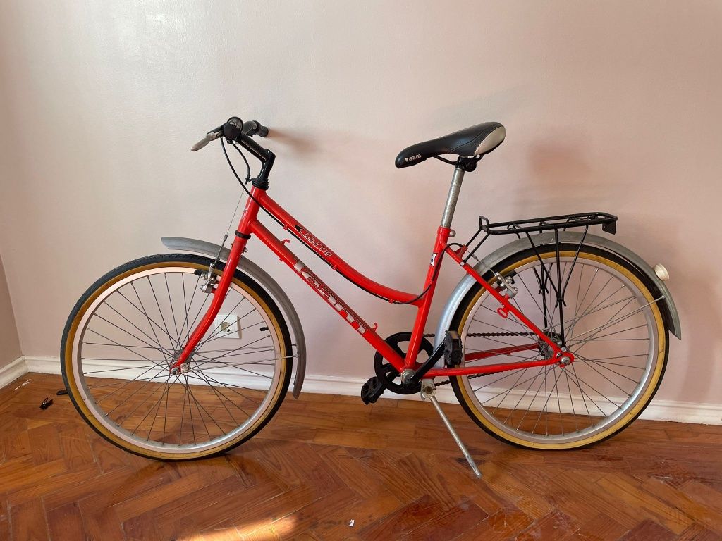 Vendo Bicicleta usada mas em excelentes  condições.