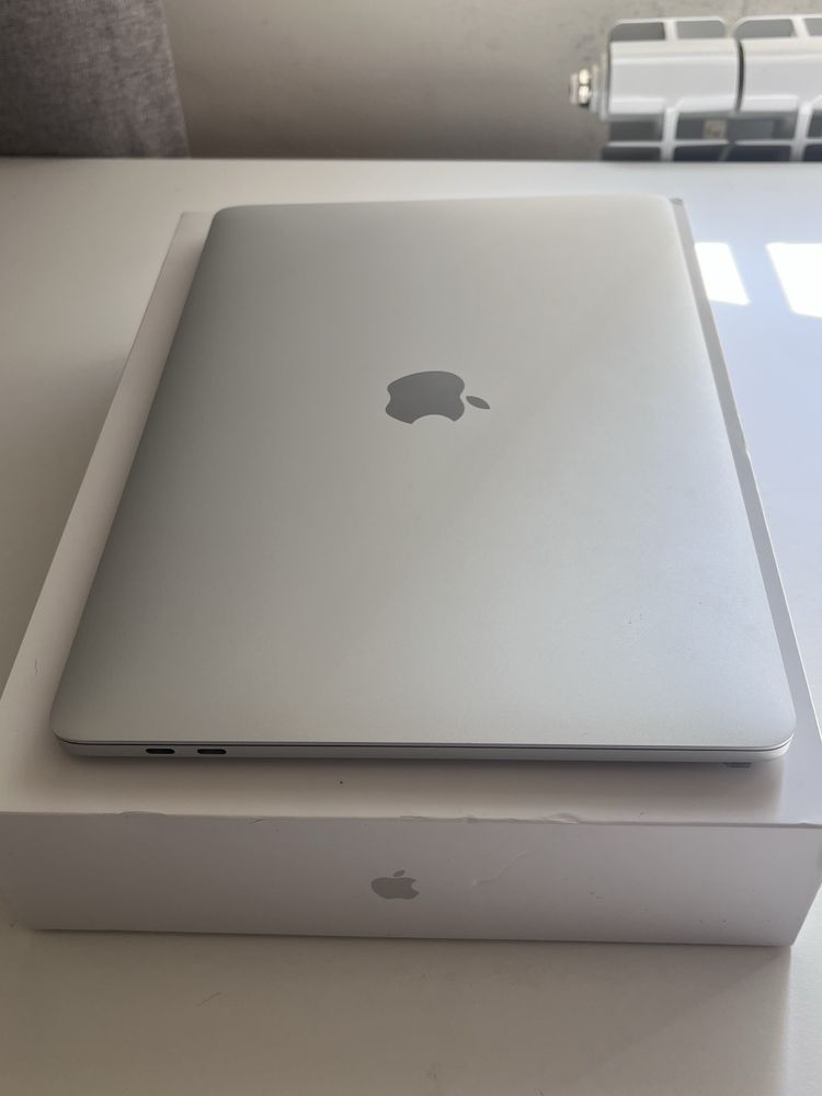 Macbook Pro 13” M1 16Gb Ram 256Gb SSD