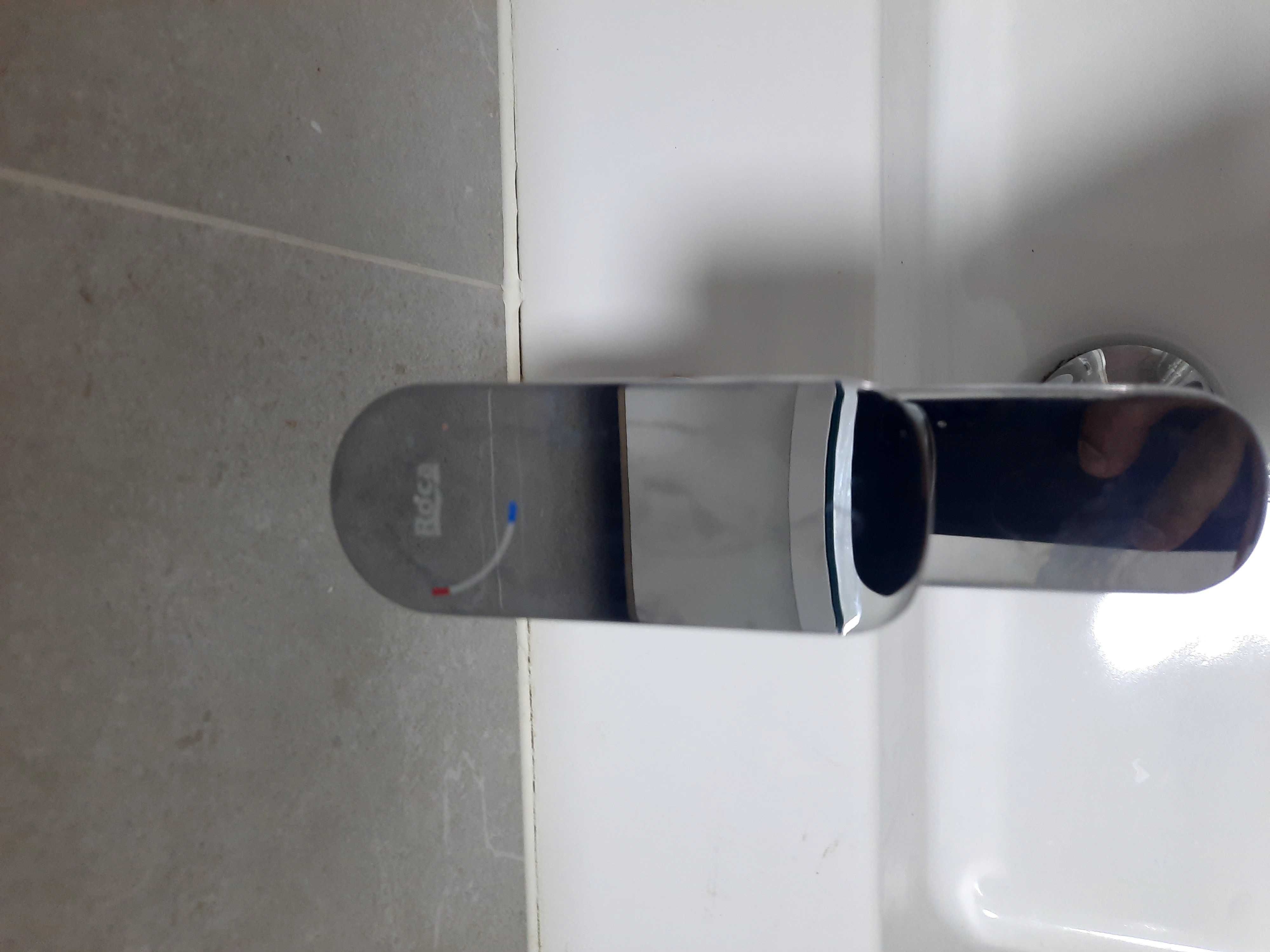 Móvel com lavatório duplo roca