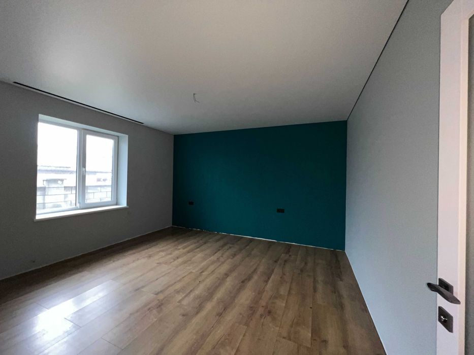 Одноповерховий будинок з частковим ремонтом та гаражем-масив Фортовий!