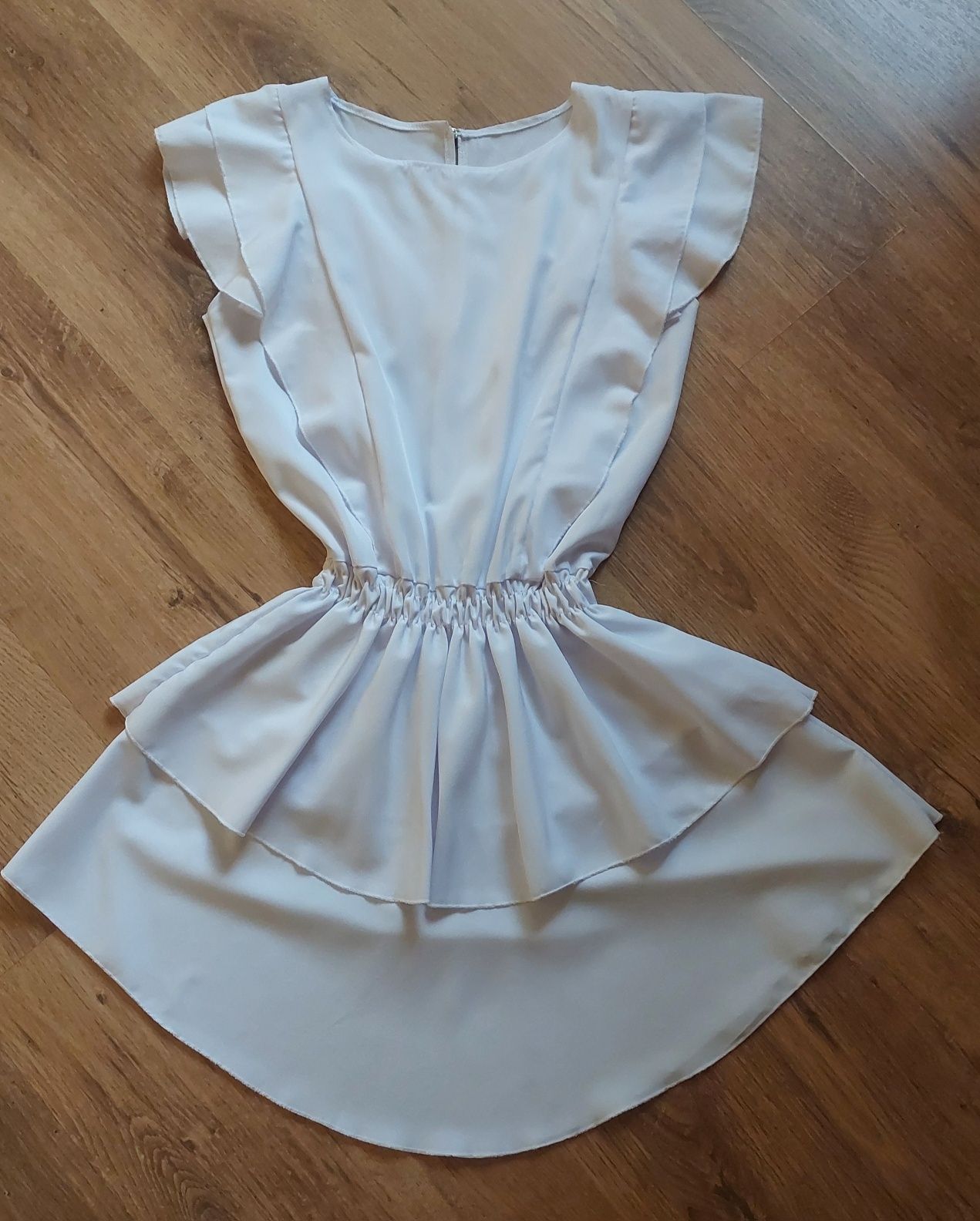 Biała sukienka z falbankami S/M