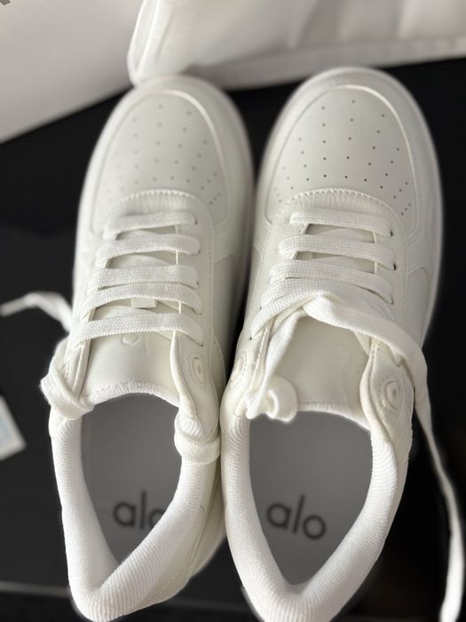 Alo Yoga sneakersy biale buty roz.38/39 miu