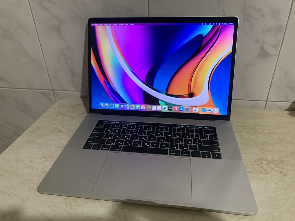 Macbook Pro 15, Touch Bar, 16/256, 2018г