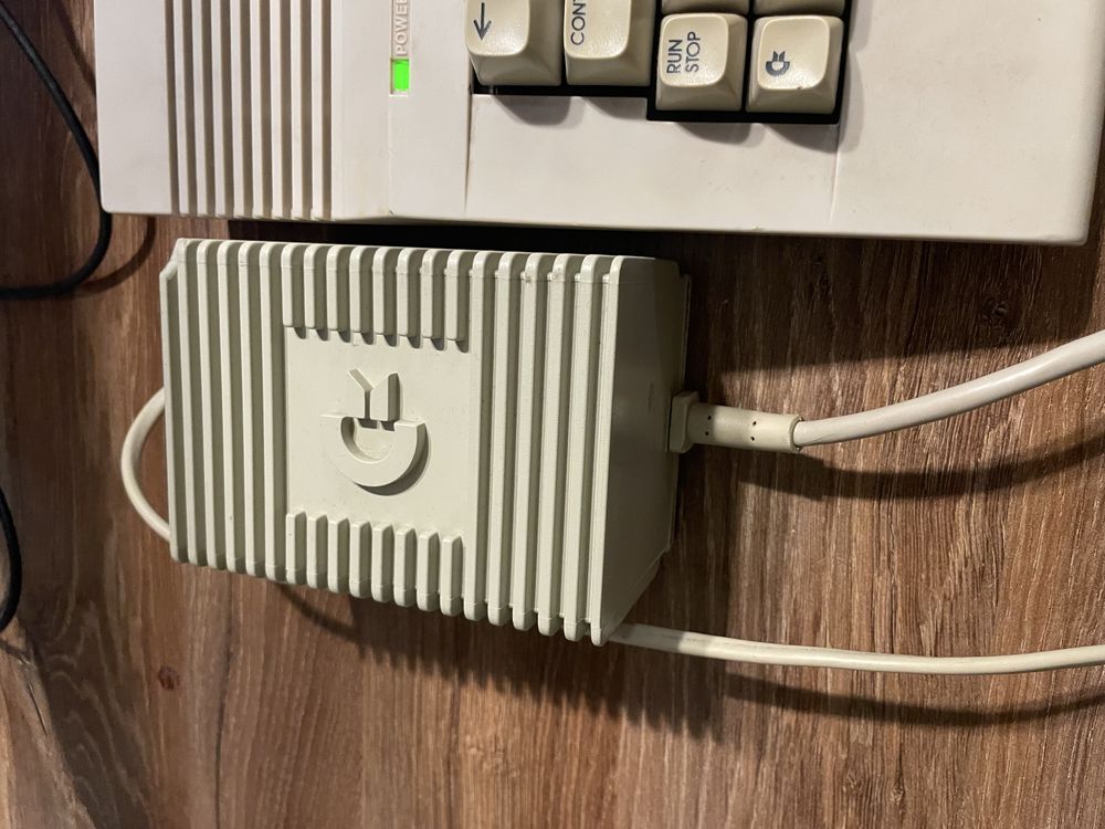 Commodore c64 plus zasilacz