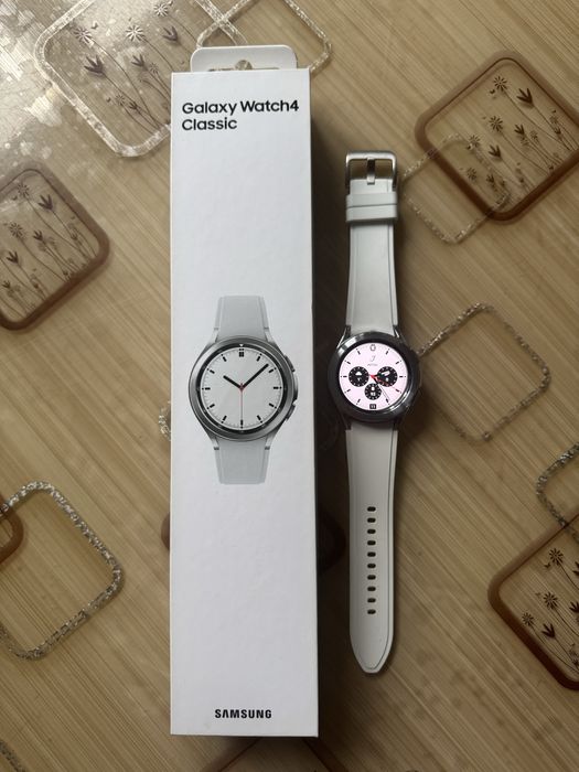 Продам смарт годинникGalaxy Watch 4 Classic