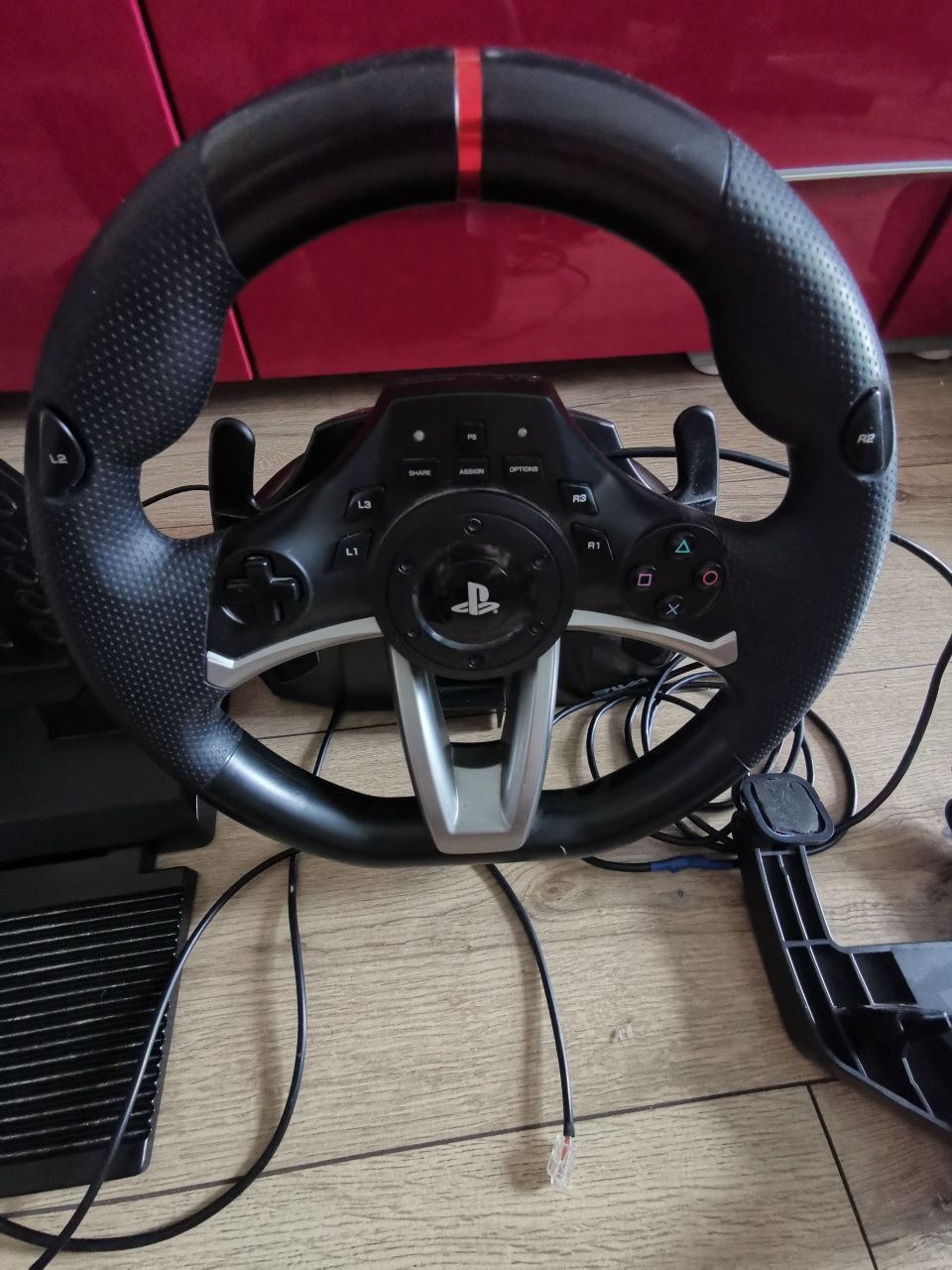 Kierownica + pedały HORI  PS4-052