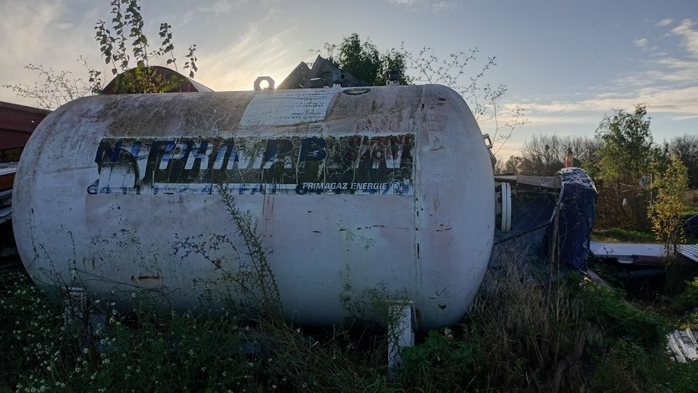 Zbiornik na gaz propan 2700l używana