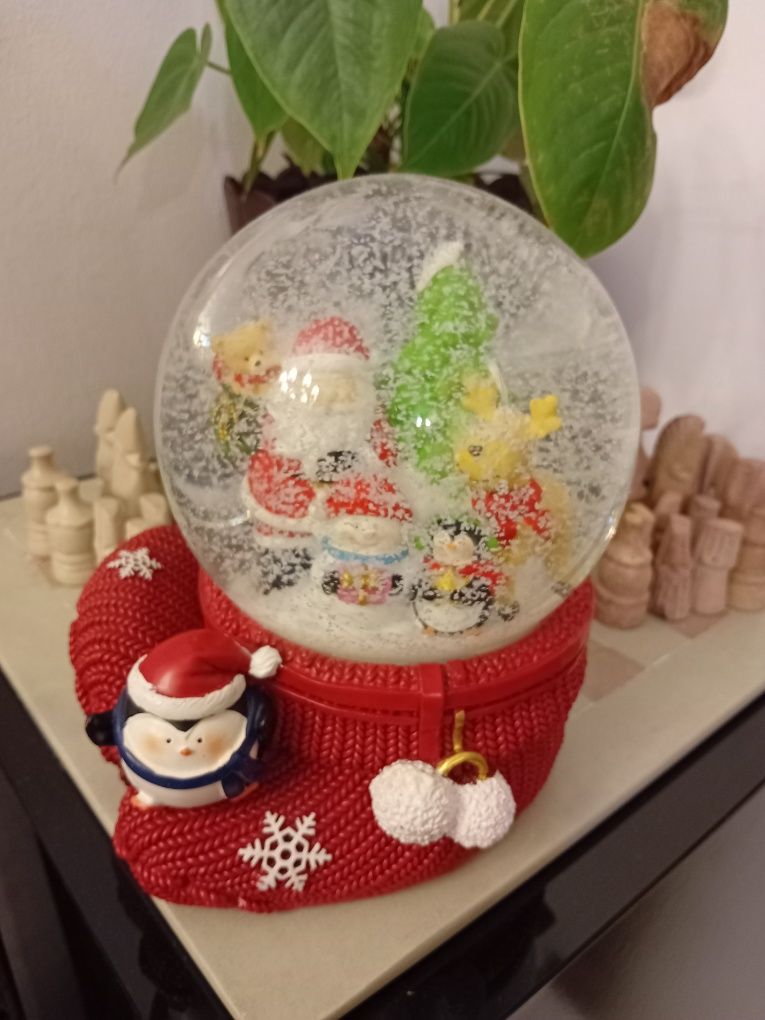 Bola  "Natal" com música
