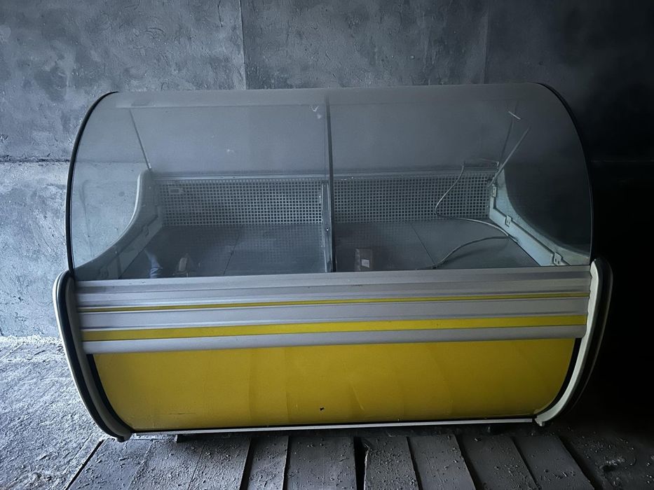 Продам холодильні вітрини 2шт. Cold, ширина 1м.