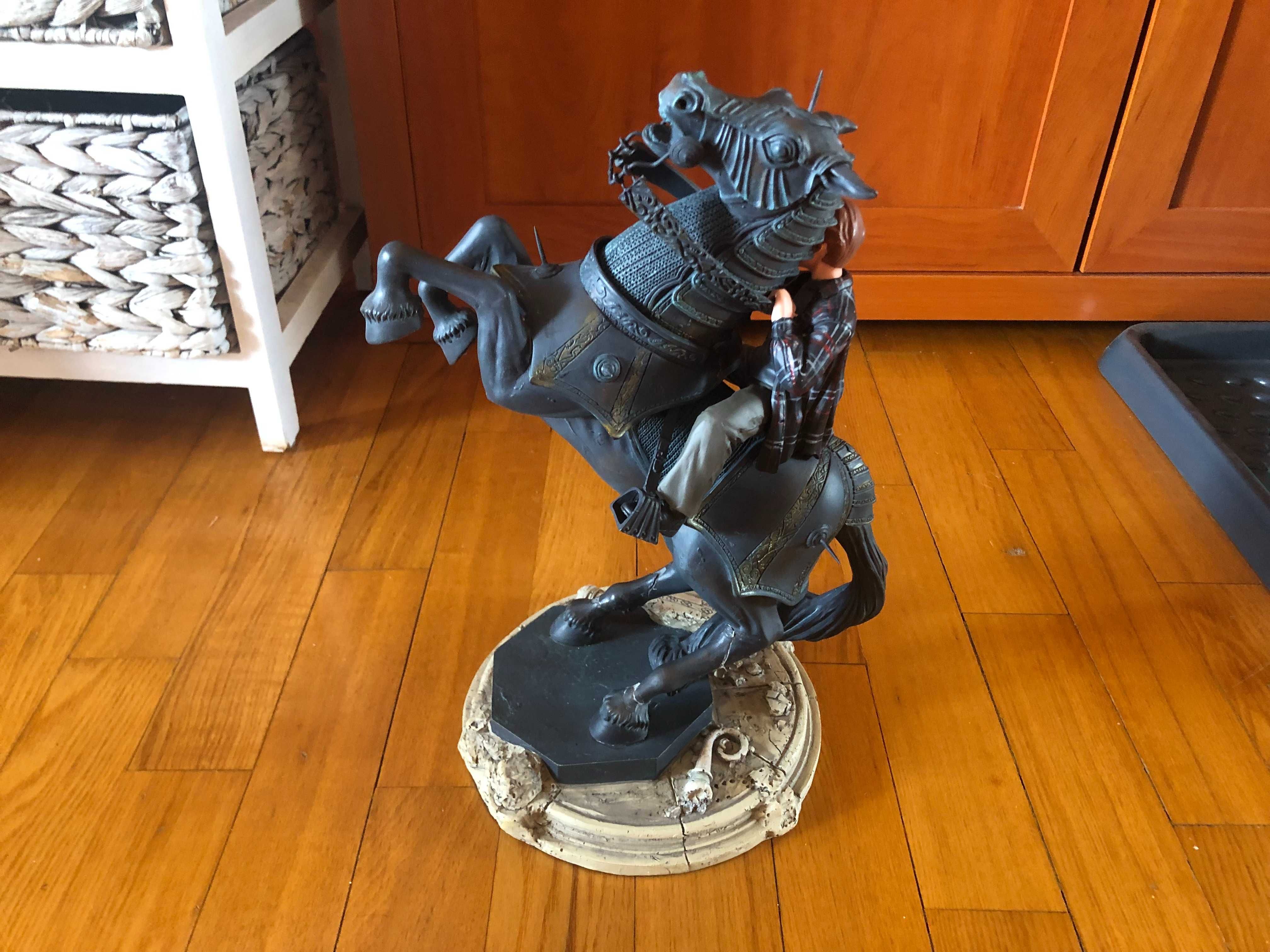 Figurka Enesco Harry Potter Ron Weasley on Horse Chess
