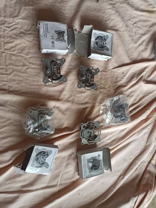 Gniazda antenowe 5 szt. Nowe.