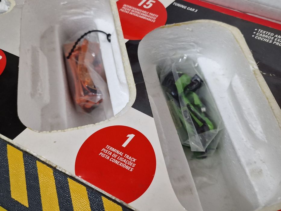 Vendo pista de corrida scx tunning + conjunto de curvas deslizantes