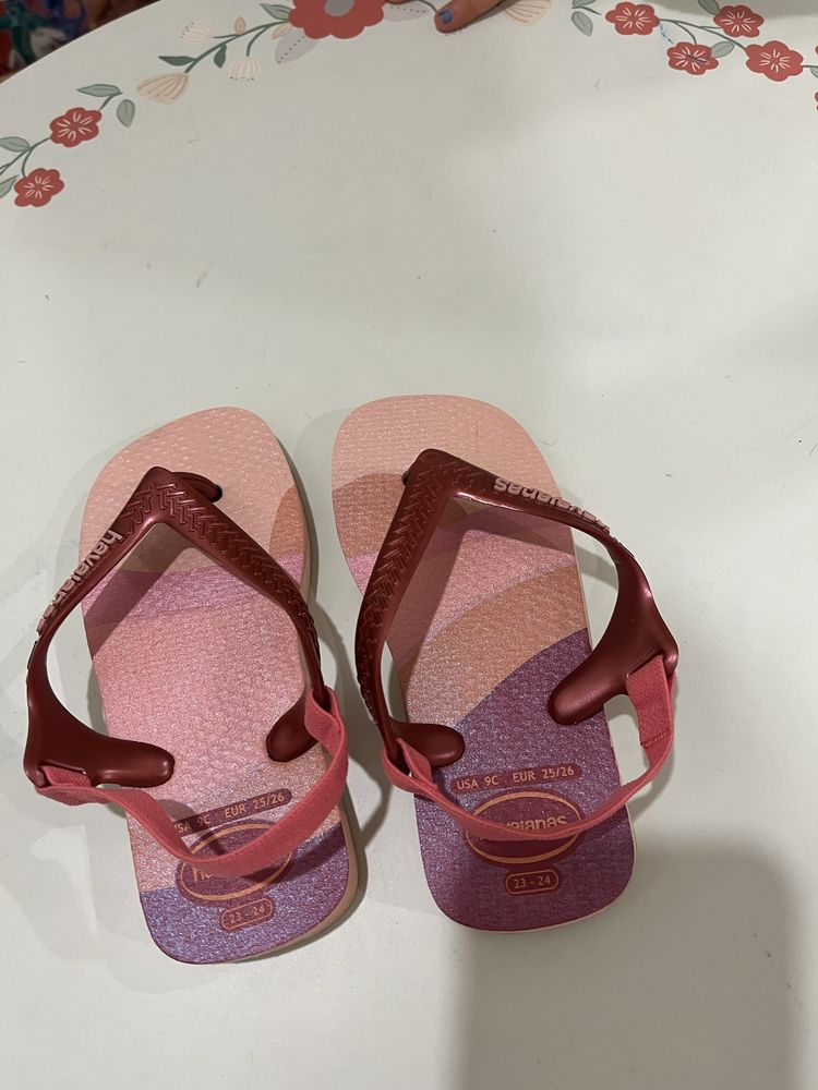 Havaianas novas criança