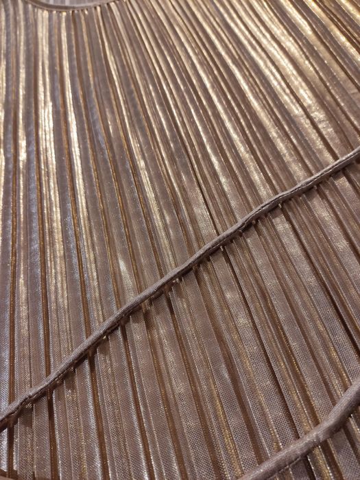 Koktajlowa sukienka w kolorze szampana