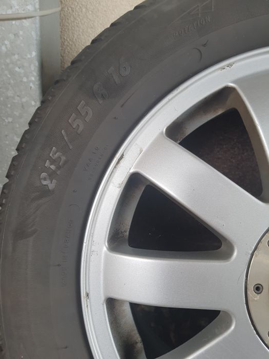 Felgi Audi 16 cali z oponami zimowymi Continental