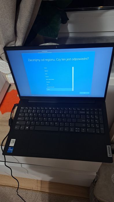Lenovo v15 g4 iru type 83A1 na gwarancji +etui