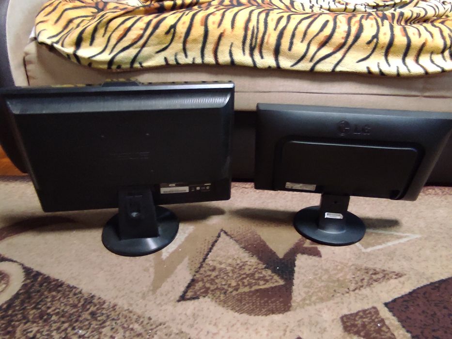 Монітор Asus VK222H LG Flatron W1946S монитор напівробочі
