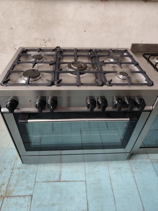 Професійна газова плита на 5 камфорок