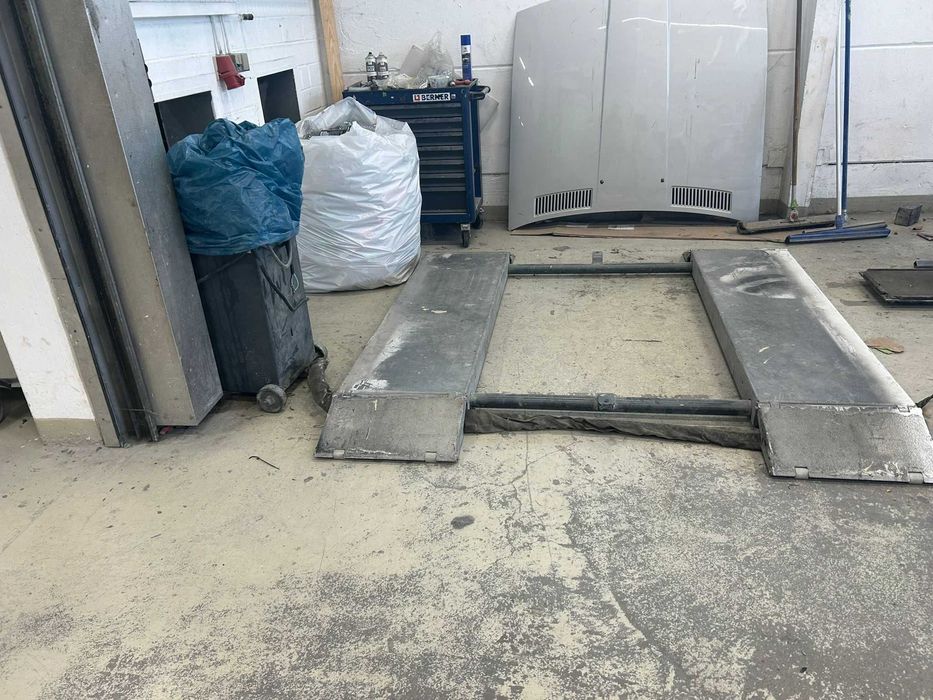 Podnośnik warsztatowy nożycowy MAHA Solo III  2500 kg