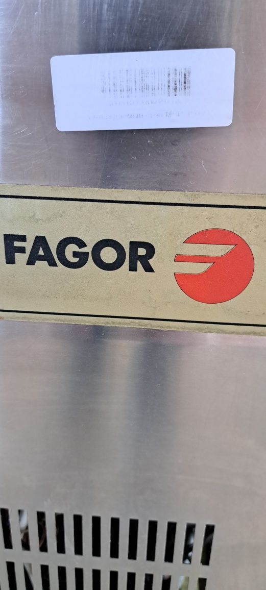 Холодильний стіл Fagor