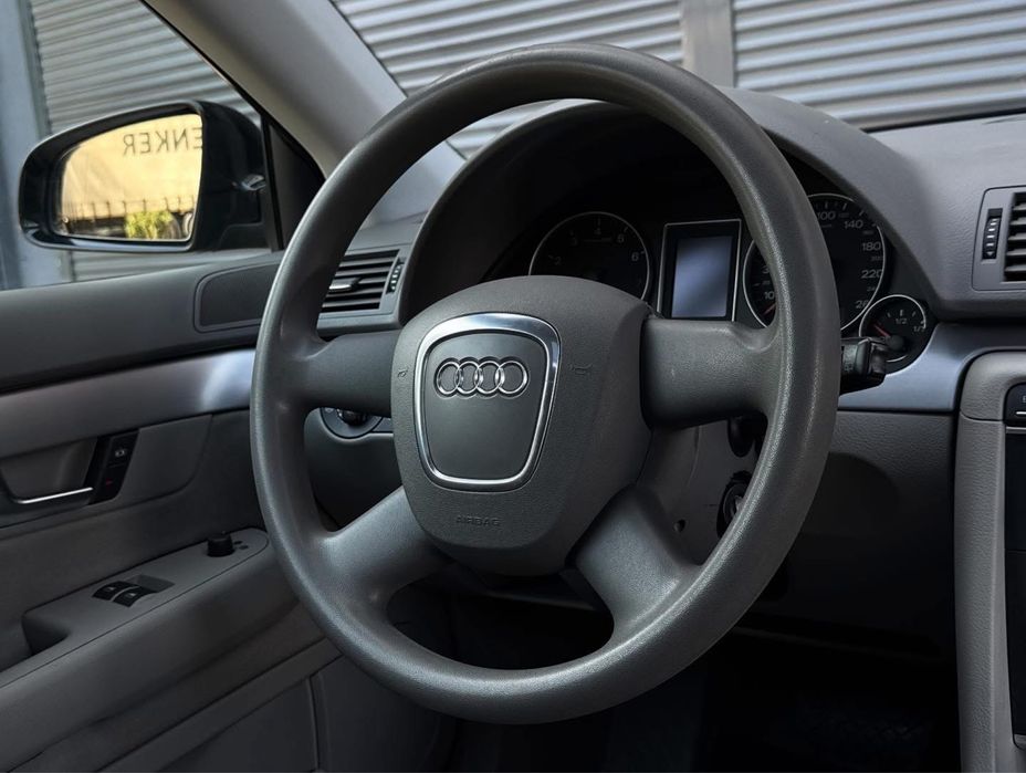 Audi A4 B7 2.0 MPI бензин, автомат