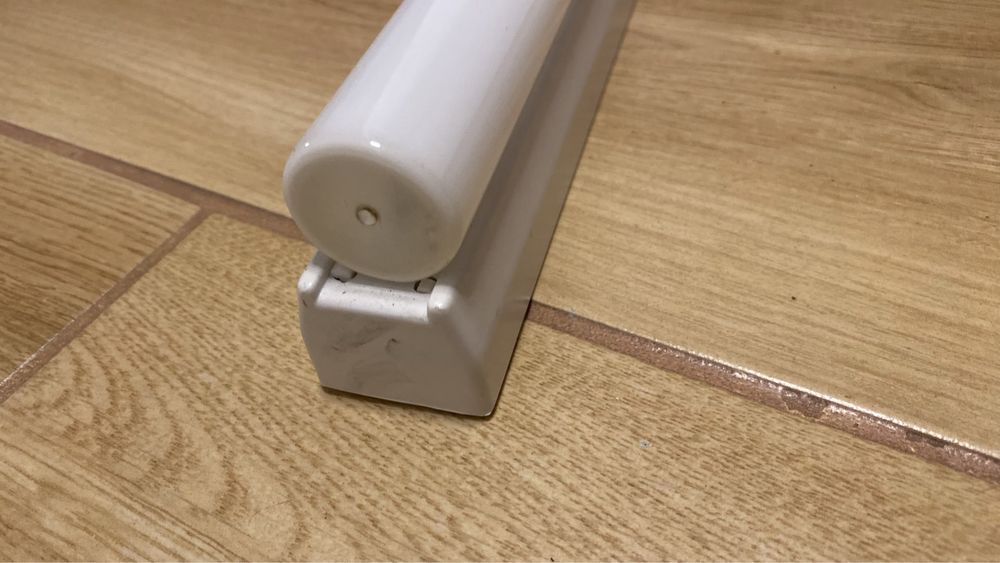 Lampa podszafkowa jarzeniówka