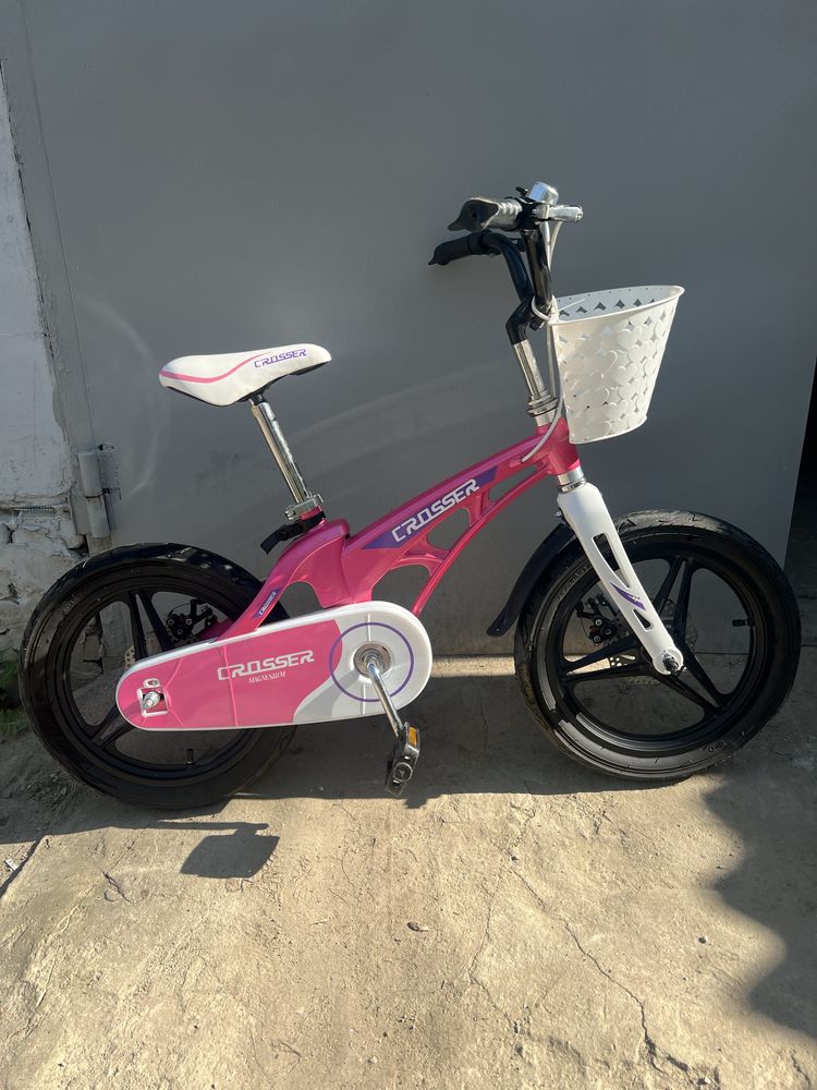 Дитячий велосипед CROSSER колеса 16 дюймів з корзинкою